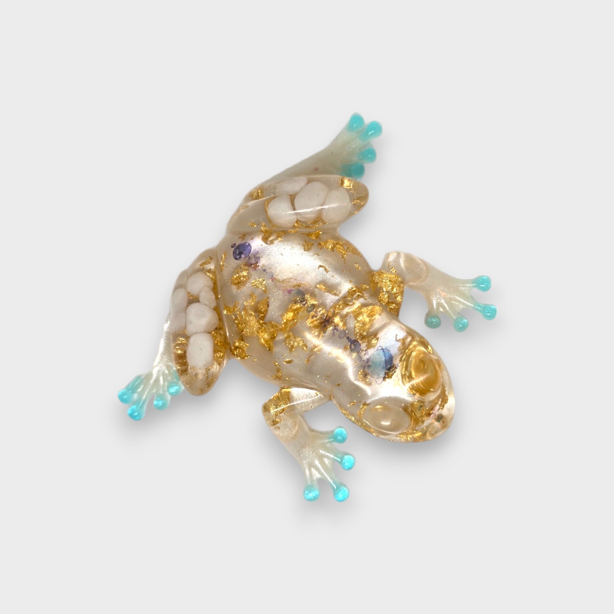 Grenouille Royale avec Quartz Blanc et Feuilles d'Or